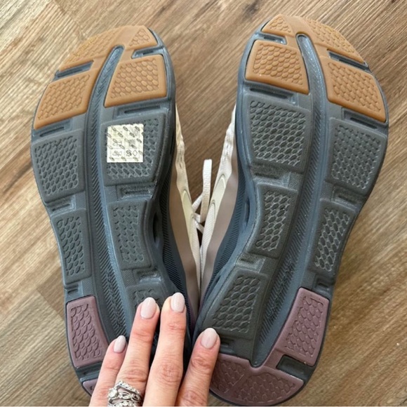 Skechers Women's Beige and Pink Sneakers - Picture 3 of 3